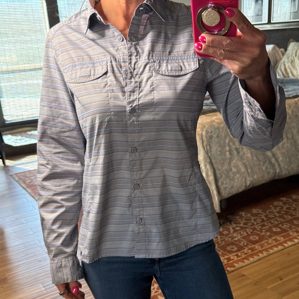 Women's Striped Button Down Shirt Columbia Sz Med UPF 50 light Purple